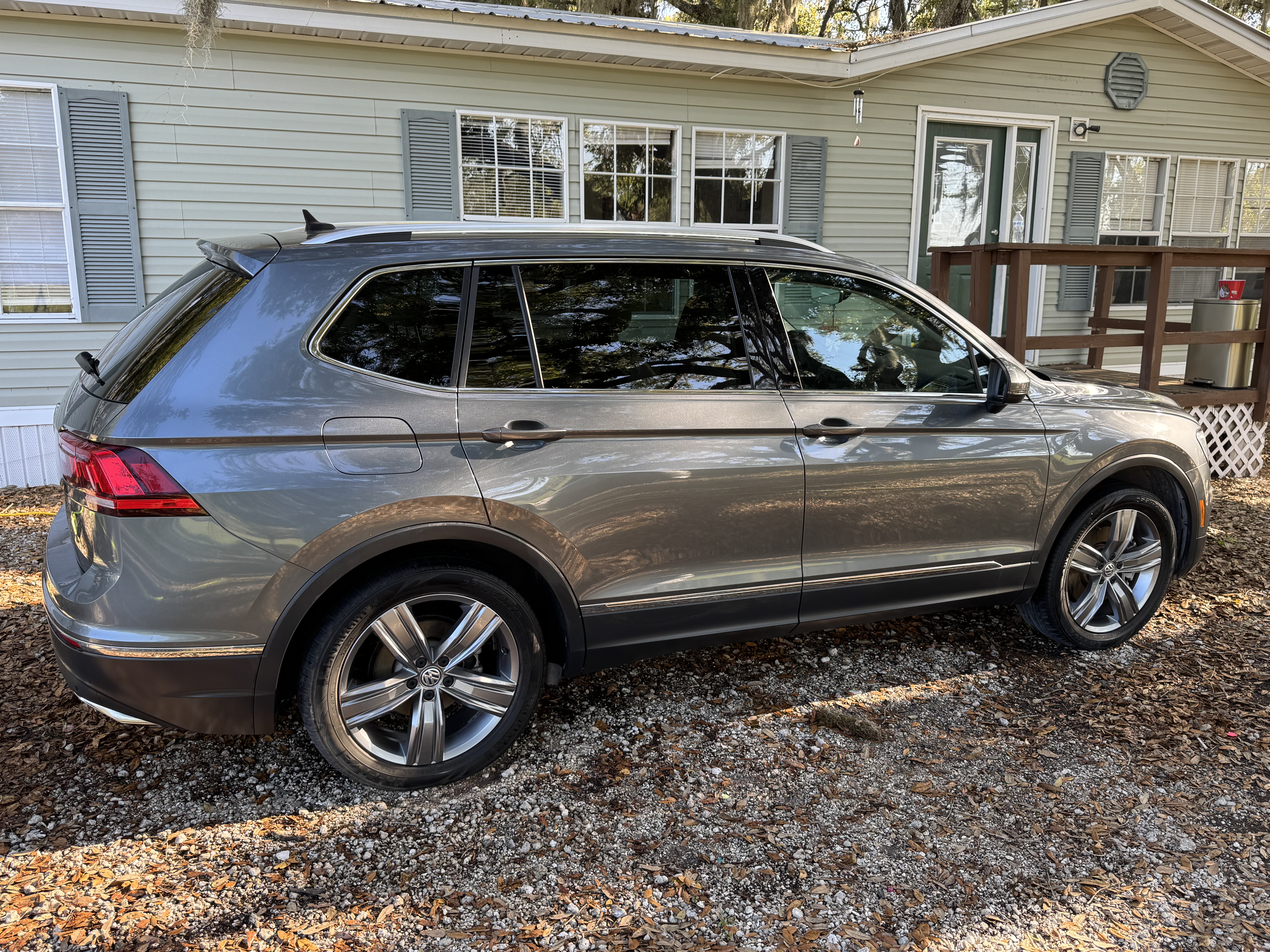 Volkswagen Tiguan exterior after mobile detailing service