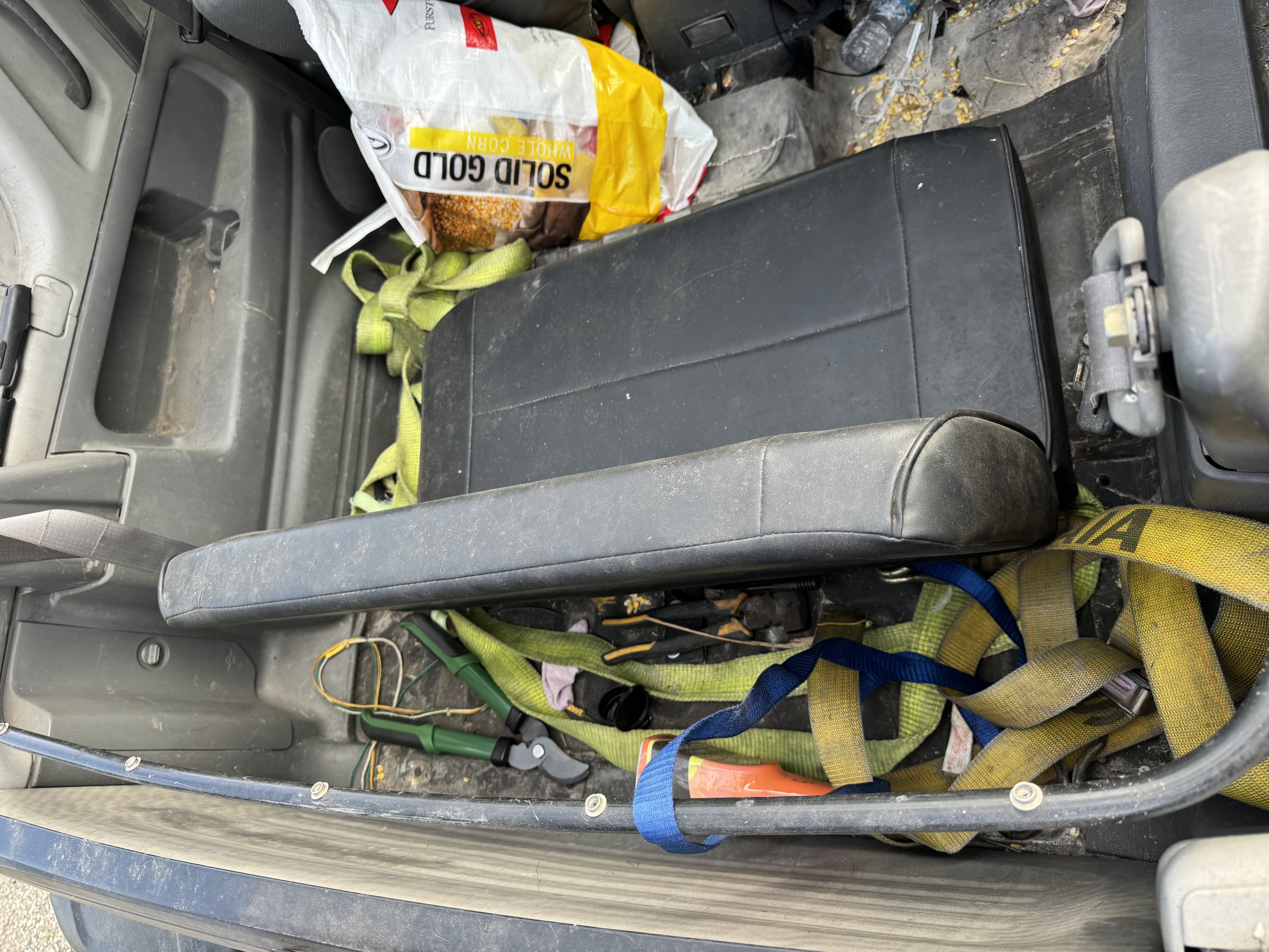 Suzuki Tracker rear bench before detailing